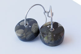 Round Resin Earrings - Stg Silver/Resin/Beach pebbles - Ref# 0107